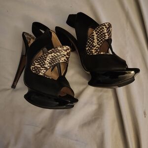 Nicholas Kirkwood Black and Cream Heels